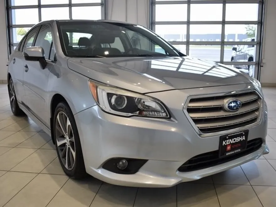 2017 Subaru Legacy 3.6R Limited photo 1