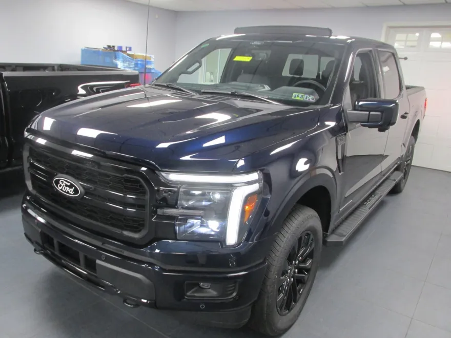 2025 Ford F-150 Lariat photo 1