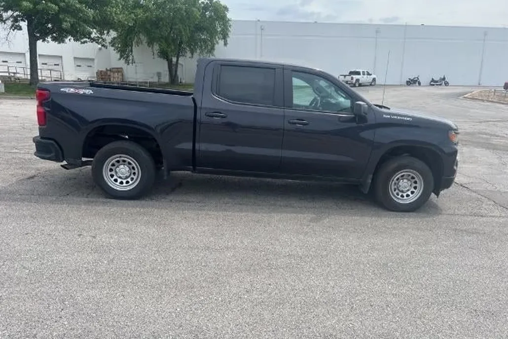 2024 Chevrolet Silverado 1500 photo 1