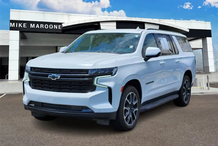 2023 Chevrolet Suburban RST photo 1
