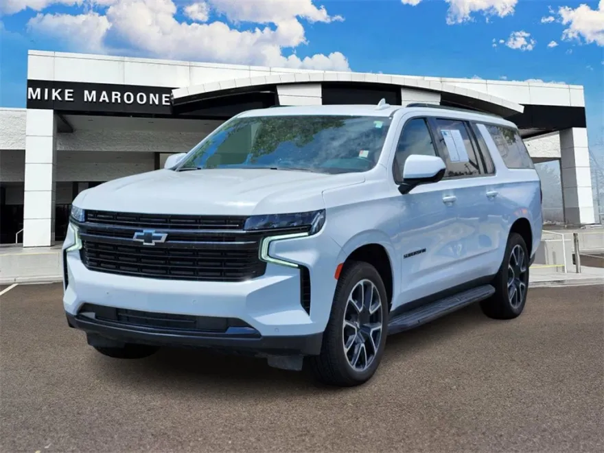 2023 Chevrolet Suburban RST photo 1