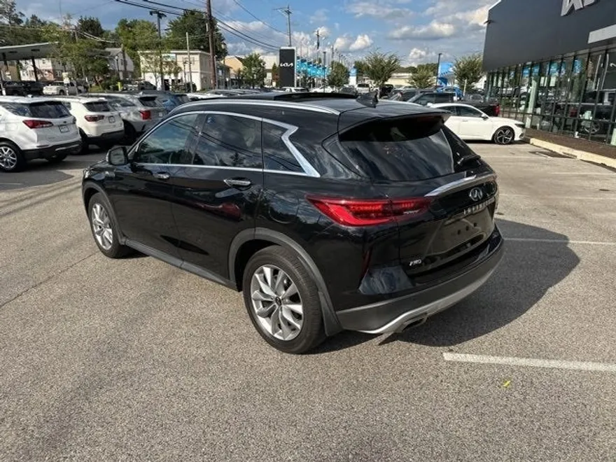 2022 Infiniti QX50 Luxe photo 1