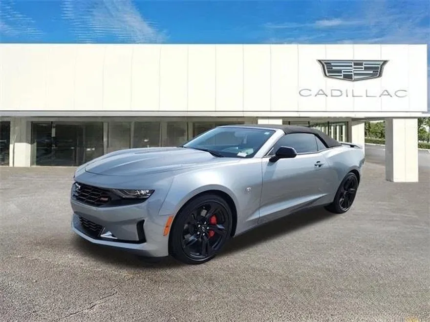 2024 Chevrolet Camaro 1LT photo 1