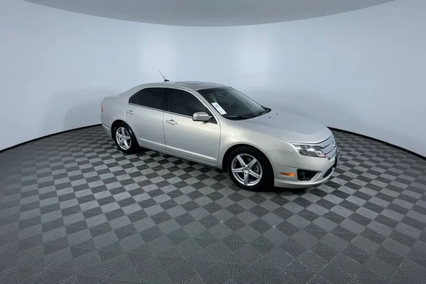 2010 Ford Fusion SEL photo 1