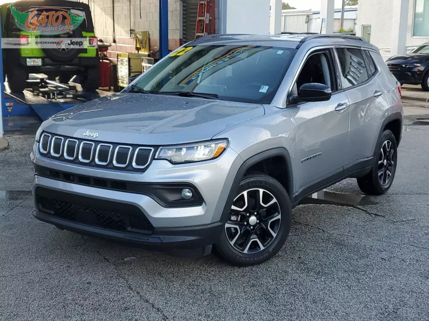 2022 Jeep Compass Latitude photo 1