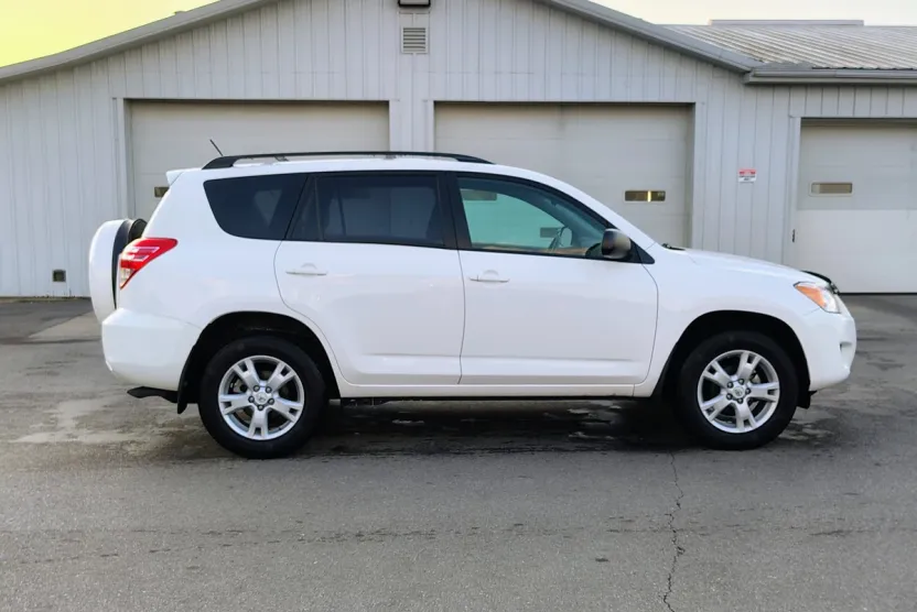 2012 Toyota RAV4 Base photo 1