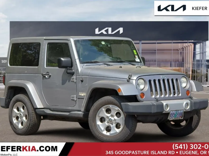 2013 Jeep Wrangler Sahara photo 1