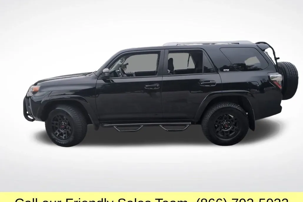 2016 Toyota 4Runner SR5 photo 1