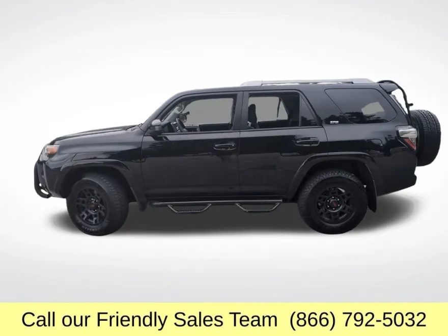 2016 Toyota 4Runner SR5 photo 1