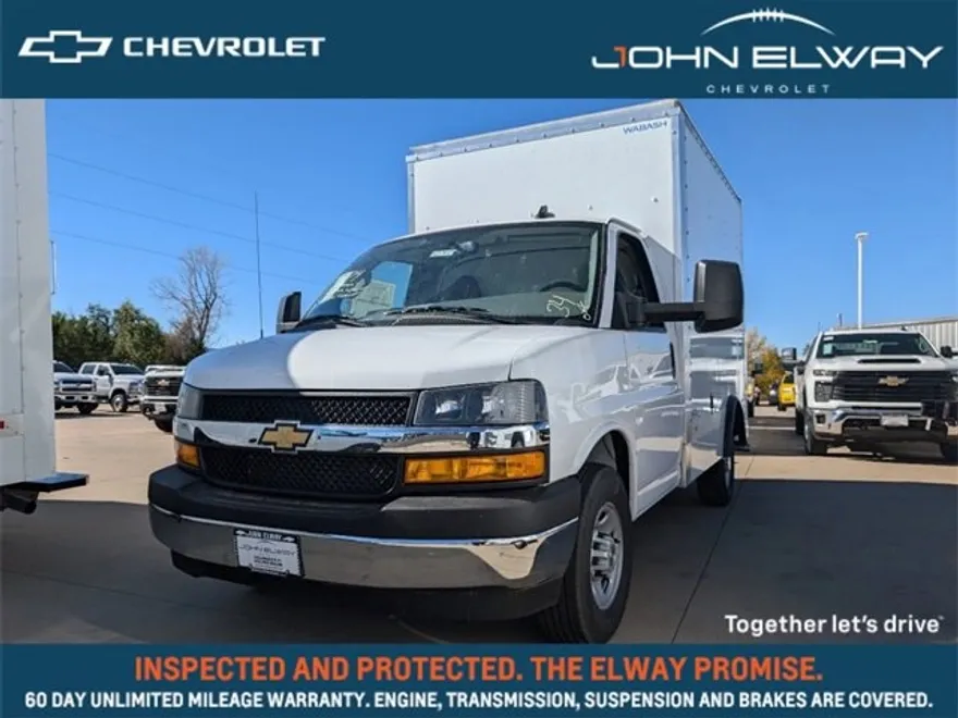 2024 Chevrolet Express Cutaway 3500 photo 1