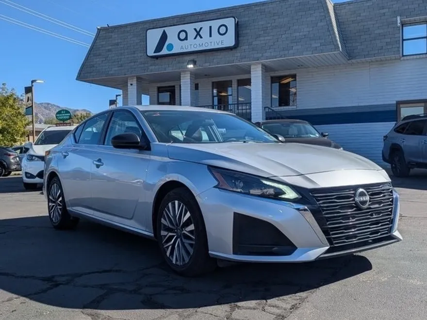 2024 Nissan Altima 2.5 SV photo 1
