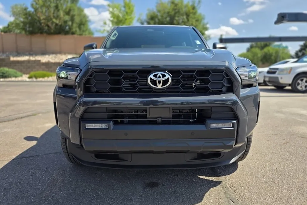 2025 Toyota 4Runner photo 1
