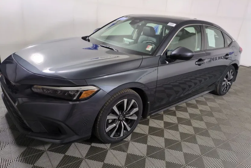 2024 Honda Civic EX-L photo 1