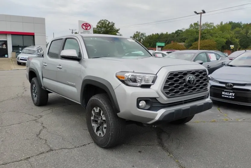 2023 Toyota Tacoma TRD Off-Road 4x4 photo 1