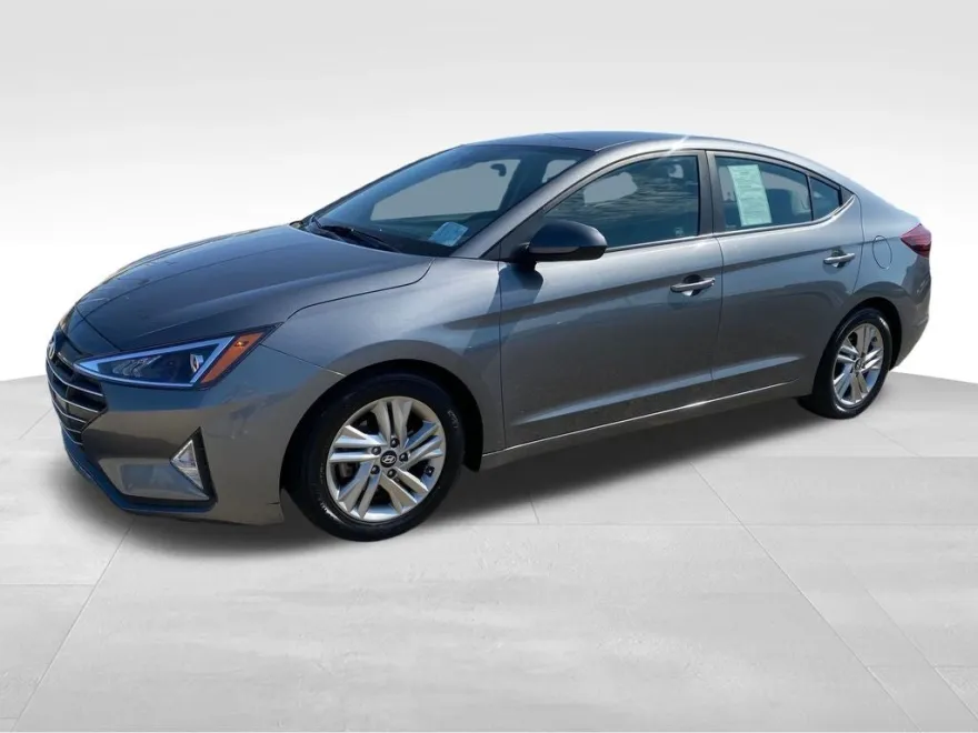 2019 Hyundai Elantra SEL photo 1