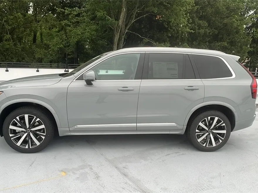 2026 Volvo XC90 Core photo 1