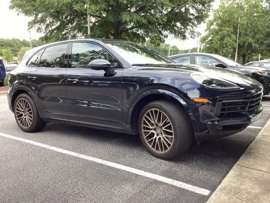 2022 Porsche Cayenne Platinum Edition photo 1