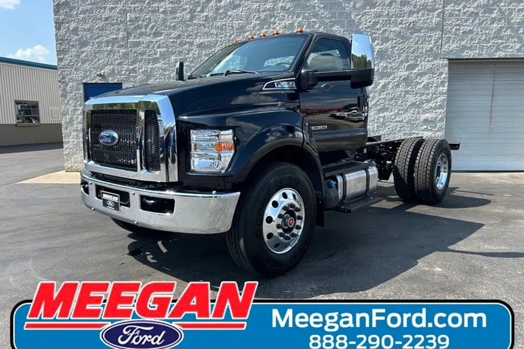2026 Ford F-650 photo 1