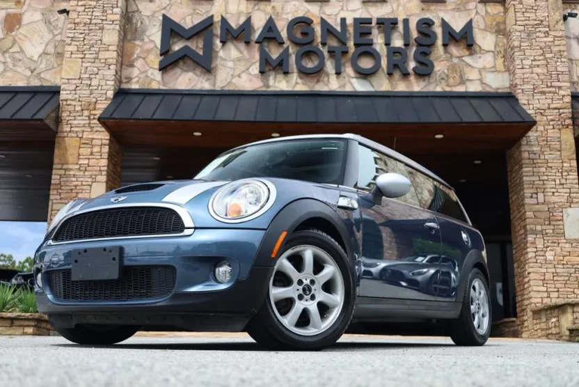 2010 Mini Cooper Base S photo 1