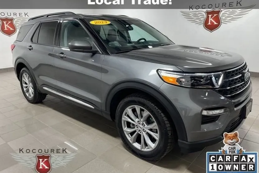 2023 Ford Explorer XLT photo 1