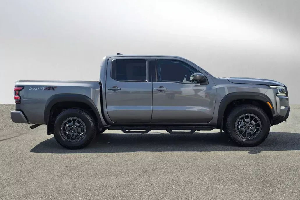 2023 Nissan Frontier PRO-4X photo 1