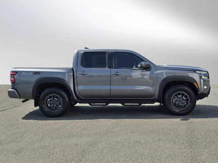 2023 Nissan Frontier PRO-4X photo 1