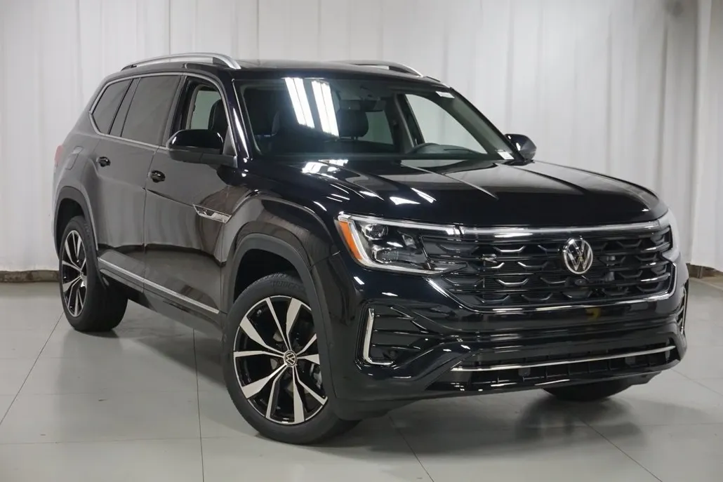 2026 Volkswagen Atlas SEL Premium R-Line photo 1