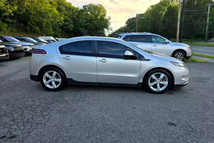 2015 Chevrolet Volt Premium photo 1