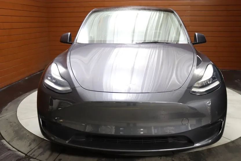 2021 Tesla Model Y Long Range photo 1