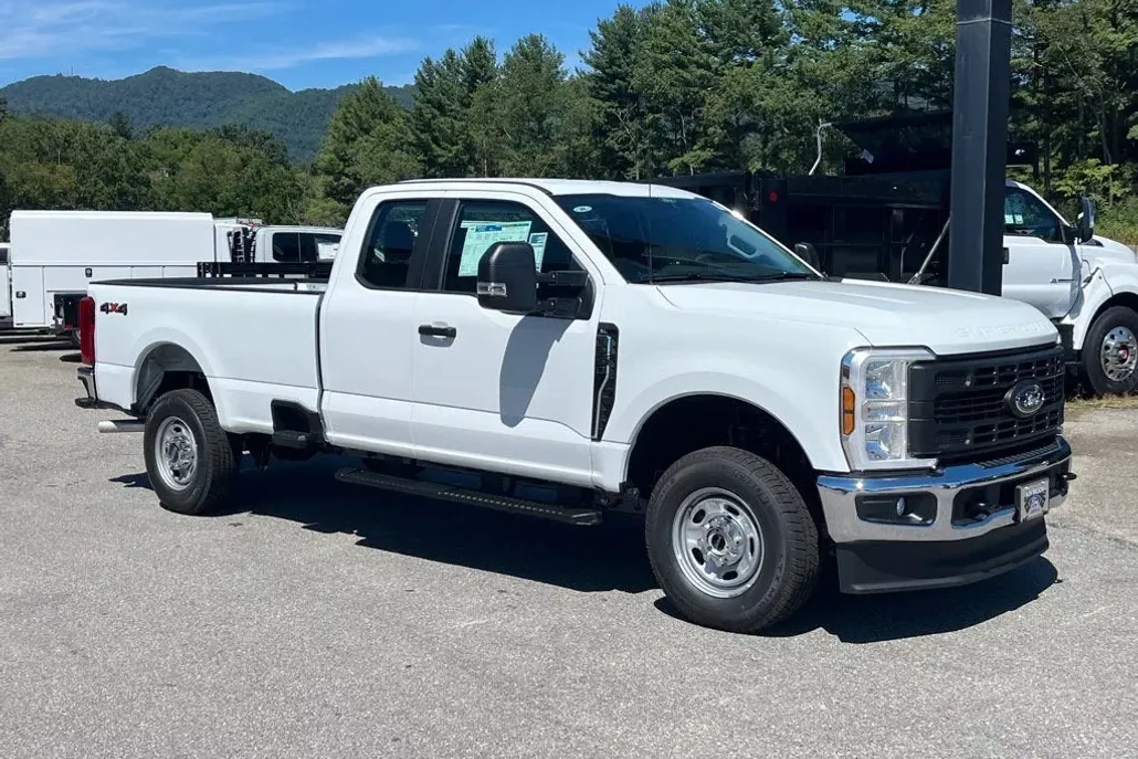 2025 Ford F-250 XL photo 1