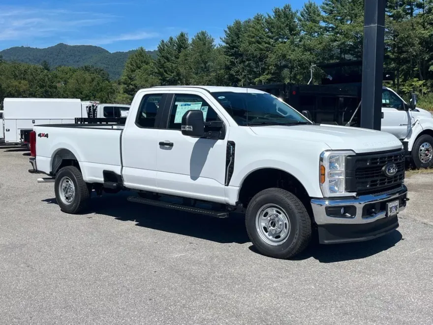2025 Ford F-250 XL photo 1