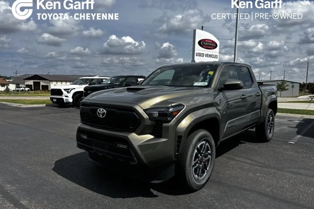 2024 Toyota Tacoma TRD Sport photo 1