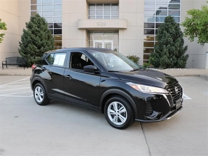 2024 Nissan Kicks S photo 1