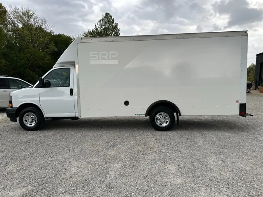 2020 Chevrolet Express Cutaway Work Van photo 1