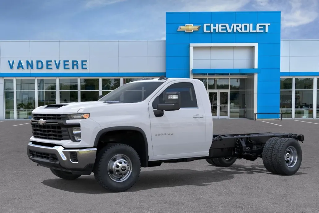 2025 Chevrolet Silverado 3500HD Work Truck photo 1
