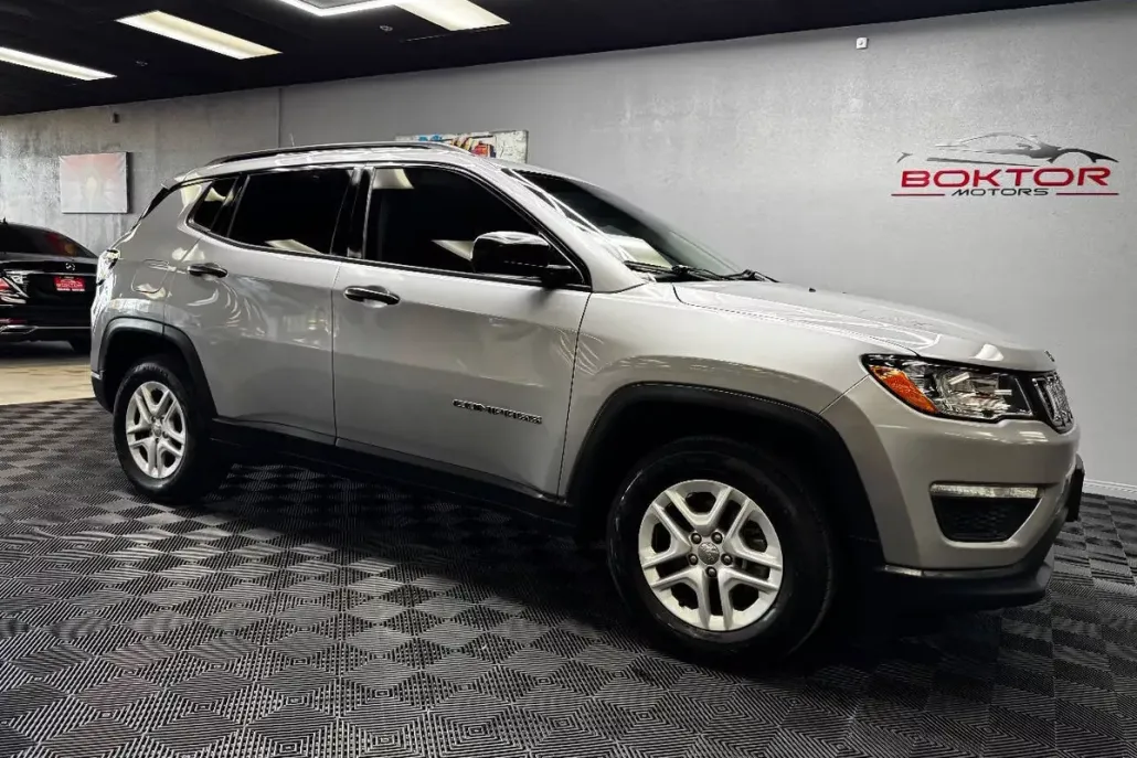2018 Jeep Compass Sport photo 1