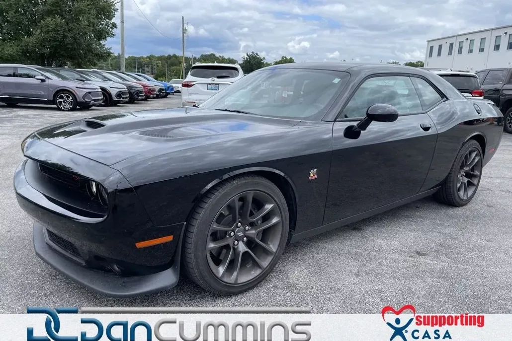 2023 Dodge Challenger R/T Scat Pack photo 1