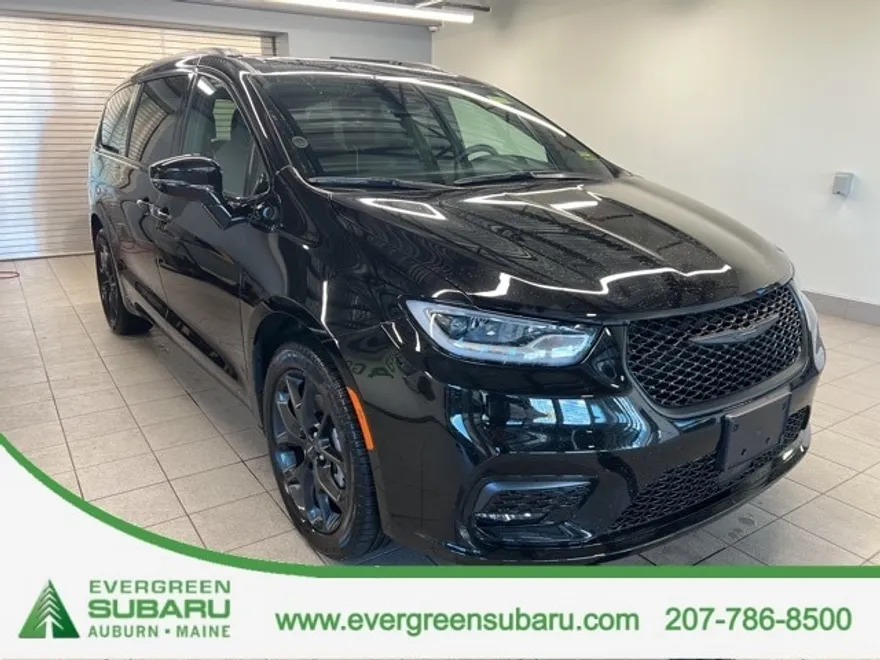 2024 Chrysler Pacifica Limited photo 1