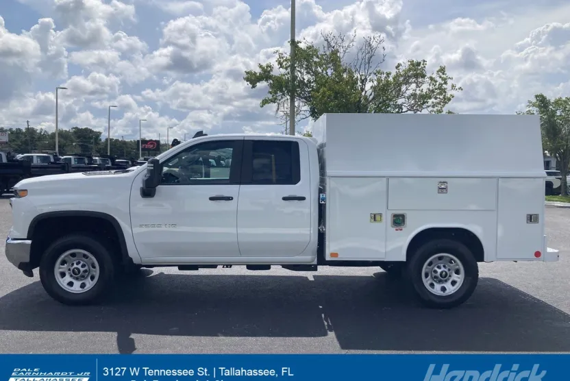 2024 Chevrolet Silverado 3500HD photo 1