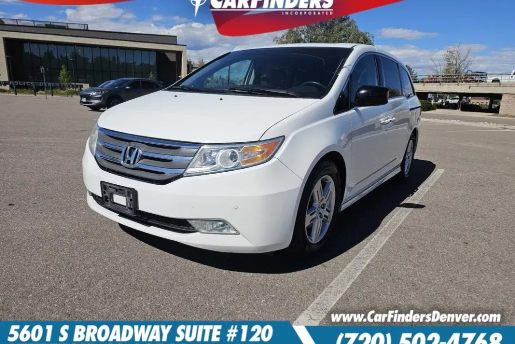 2011 Honda Odyssey Touring photo 1