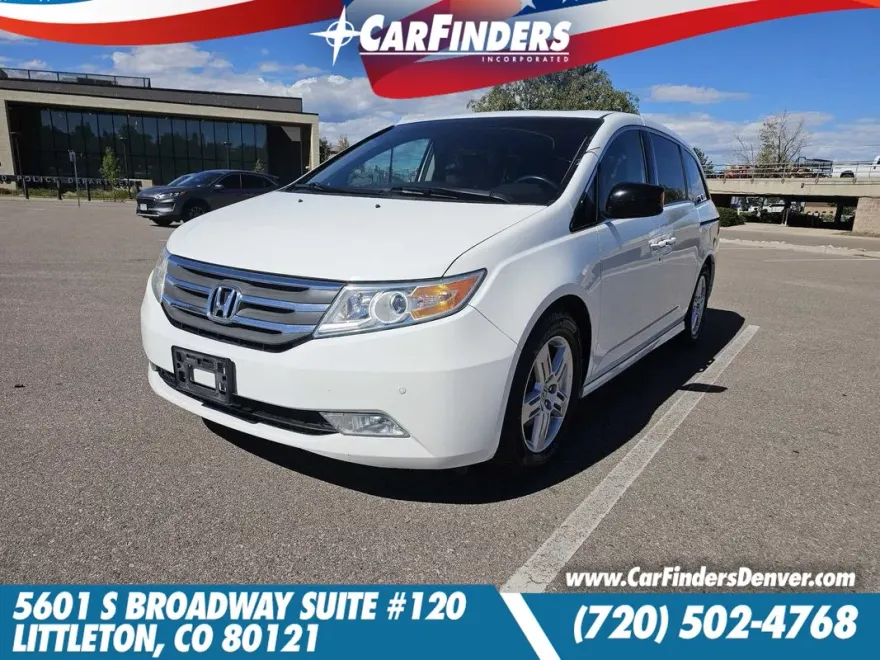 2011 Honda Odyssey Touring photo 1
