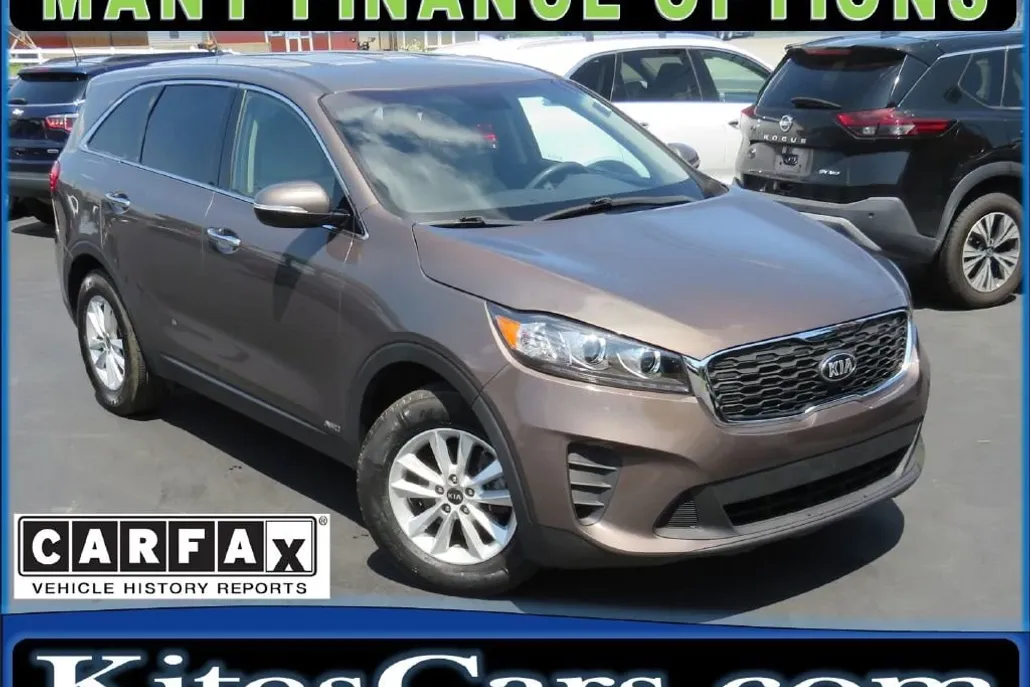 2020 Kia Sorento LX photo 1
