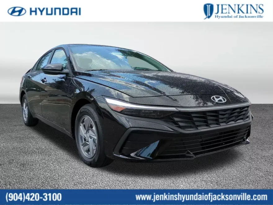 2025 Hyundai Elantra SE photo 1