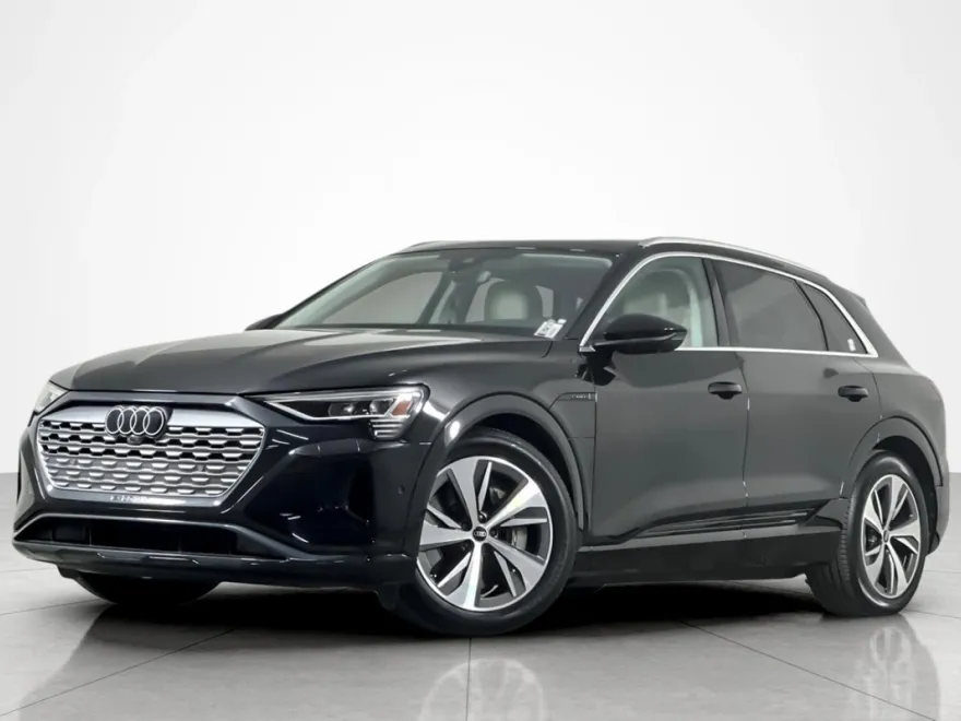 2024 Audi Q8 E-tron Premium Plus photo 1