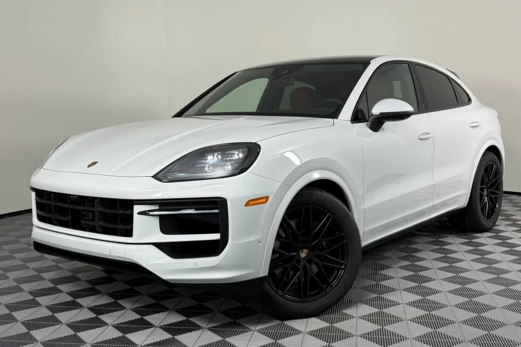 2026 Porsche Cayenne Coupe photo 1