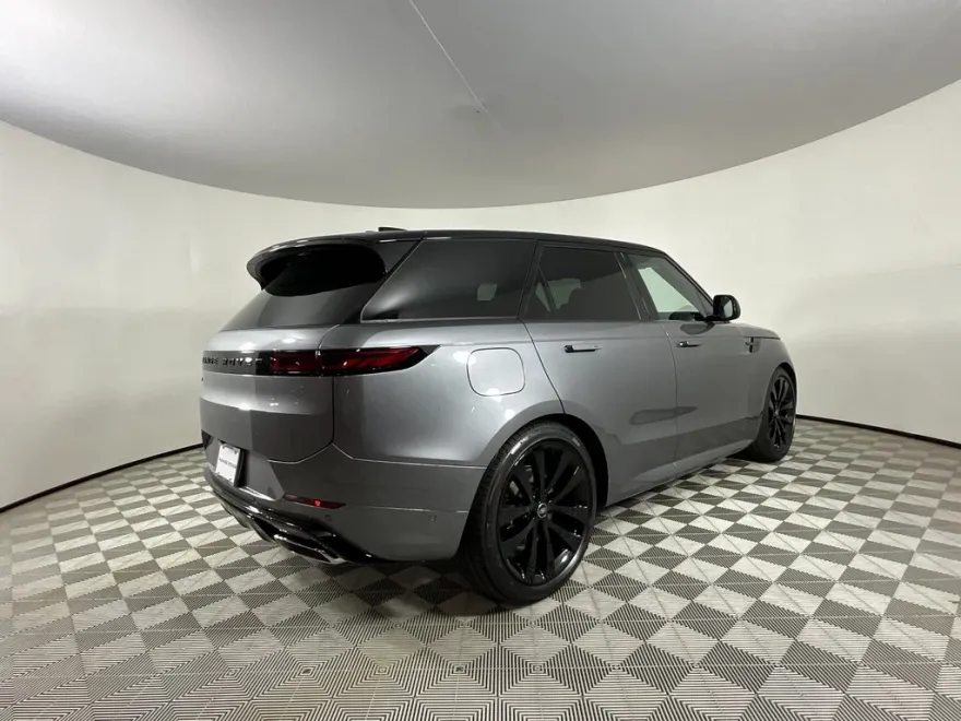 2025 Land Rover Range Rover Sport SE photo 1