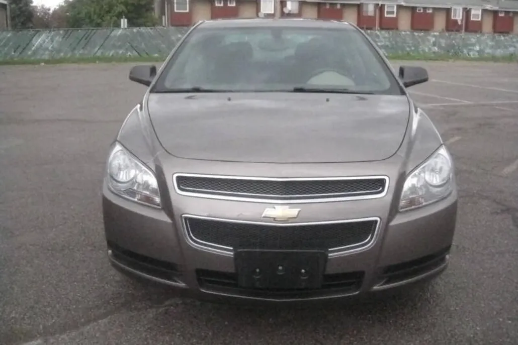2011 Chevrolet Malibu LS photo 1