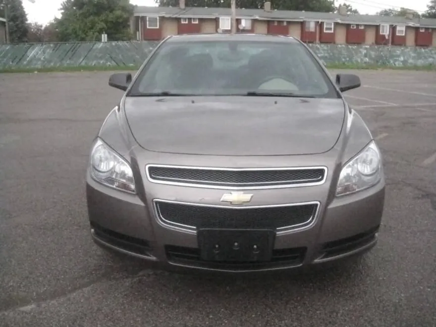2011 Chevrolet Malibu LS photo 1