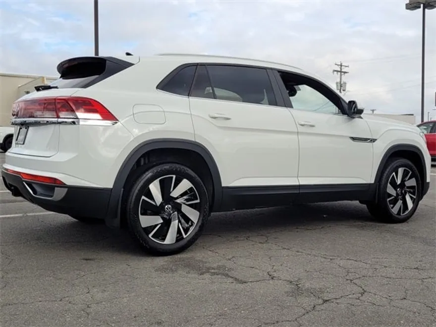 2024 Volkswagen Atlas Cross Sport SE Technology photo 1