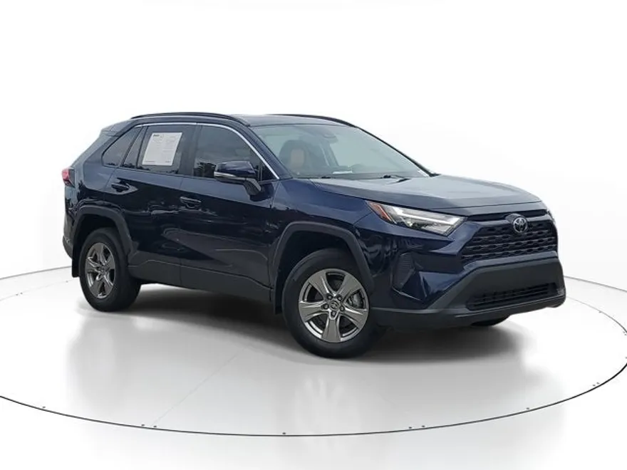 2025 Toyota RAV4 XLE photo 1